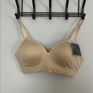 Underoutfit Elegant Beige Wireless Bra